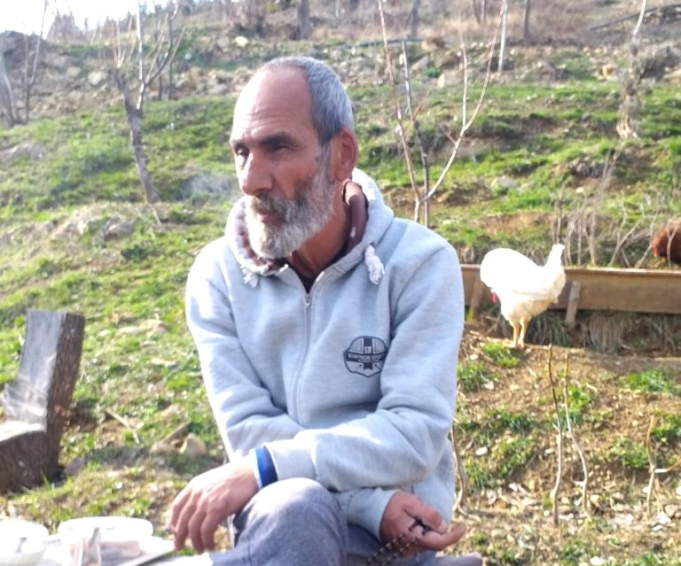 Nazımiye ilçesinde ağaçtan düşen adam hayatını kaybetti