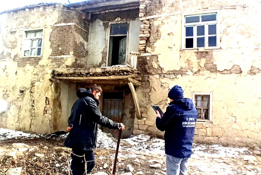 Tunceli’de hasar tespit çalışmaları sonuçlandı, ağır hasarlı yapıların yıkımına başlanacak
