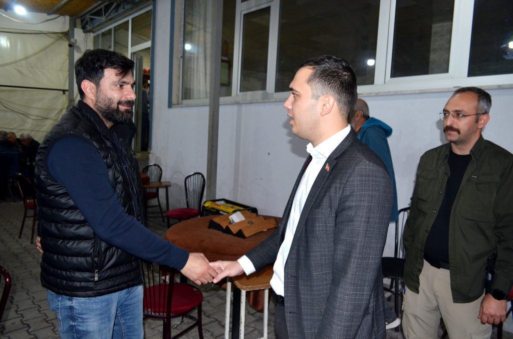 Çemişgezek Kaymakamı Cüneyt Zor ilçe esnafını ziyaret etti