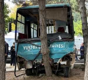 Elazığ’da feci kaza: Öğrencileri taşıyan midibüsün freni patladı