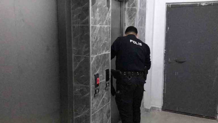 Elazığ’da asansörle birlikte zemine çakılan çocuk yaralandı