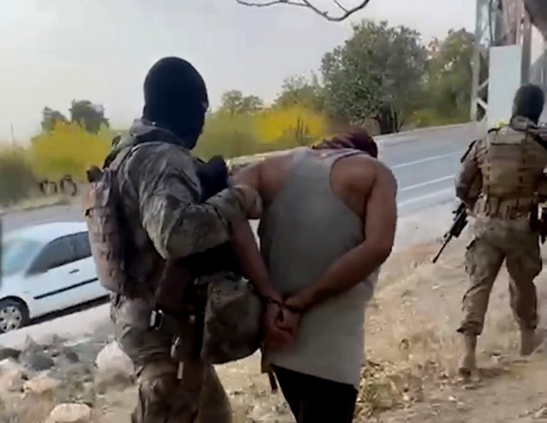 Tunceli’de yağma ve kasten yaralama suçlarından aranan kişiler polis operasyonuyla yakalandı