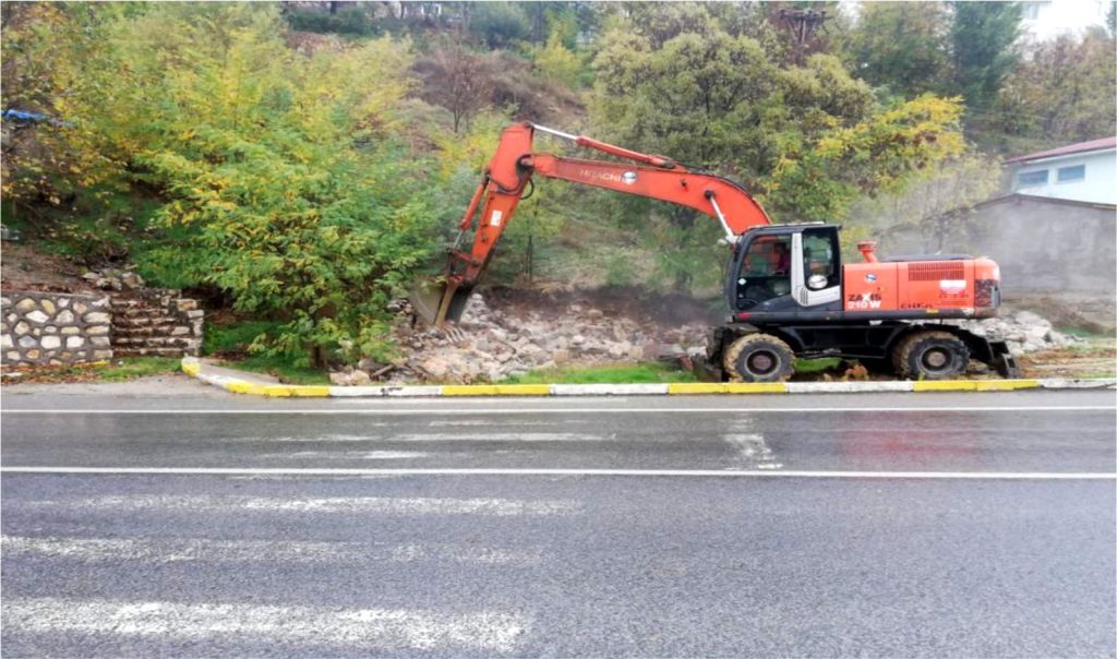 Kötü amaçlı kullanılmaması için tespit edilen metruk binaların yıkımına başlandı