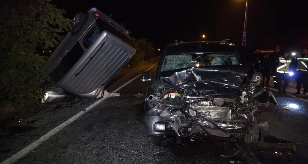 Elazığ – Pertek karayolunda feci kaza: 1 kişi öldü, 3 kişi yaralandı