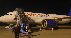 Uçakta korku dolu anlar. Elazığ’a acil iniş yapan uçakta yaşanan panik kameraya yansıdı