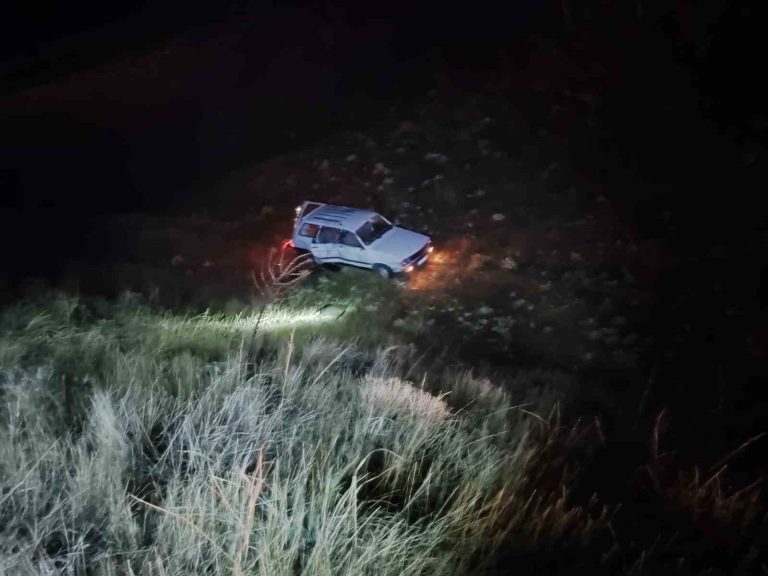 Elazığ’da otomobil şarampole uçtu: 2 yaralı