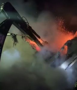 Elazığ’da 100 ton saman ve arpa kül oldu