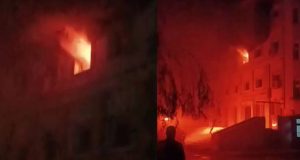 Okulda müdür odasında yangın çıktı