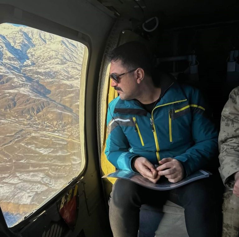 Vali Bülent Tekbıyıkoğlu, fay güzergahında incelemelerde bulundu