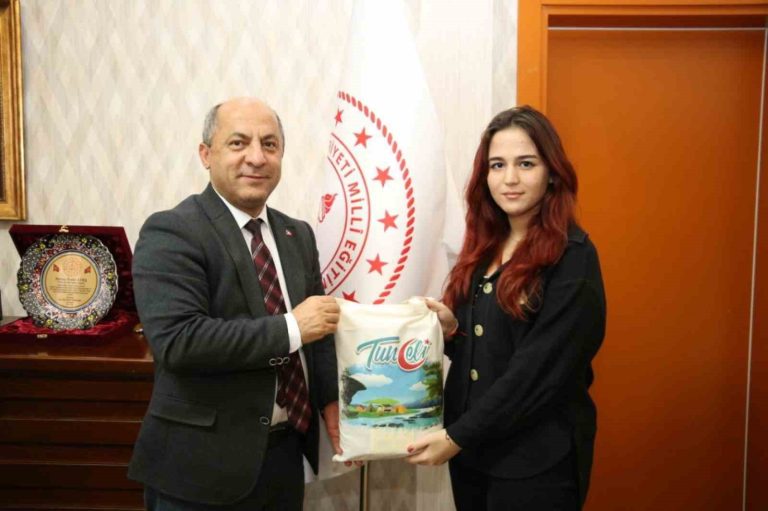 Tunceli’de en iyi cümle afiş yarışması düzenlendi