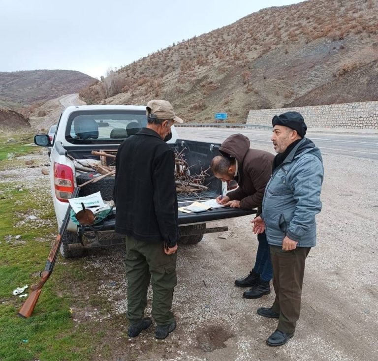 Tunceli’de yasa dışı avlanan 3 kişiye ceza işlemi uygulandı