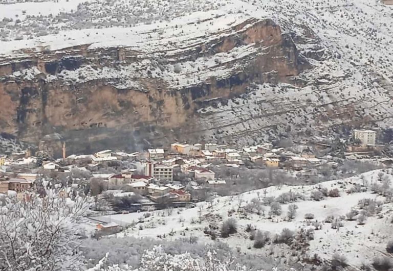 Çemişgezek ilçesinde kar mutluluğu kısa sürdü