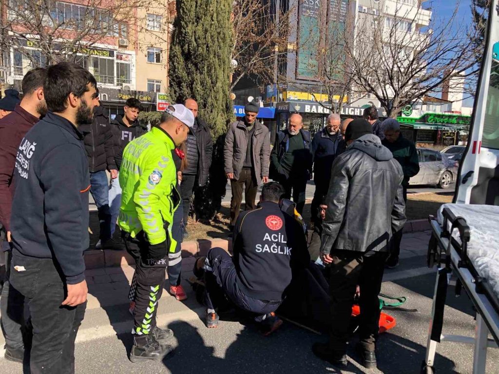 Elazığ’da otomobilin çarptığı adam yaralandı
