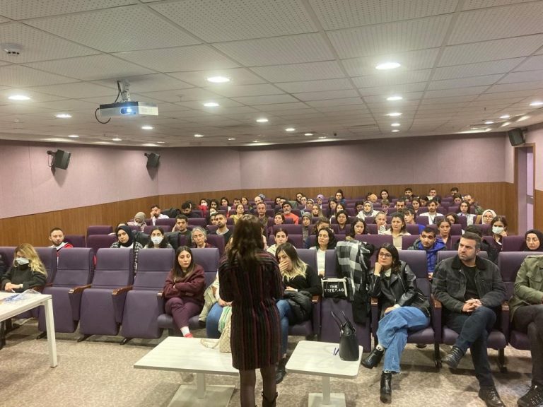 Tunceli’de sağlık personellerine ’çocuk ihmal ve istismarı farkındalık’ eğitimi verildi