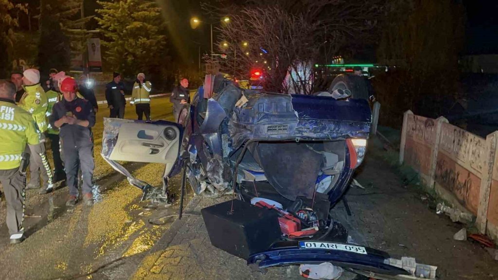 Elazığ’da otomobil ağaçları devirip takla attı. Kazada 2 kişi ağır yaralandı