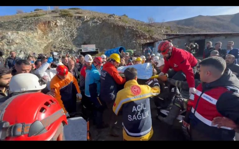 Elazığ’da göçük altındaki son işçi de kurtarıldı
