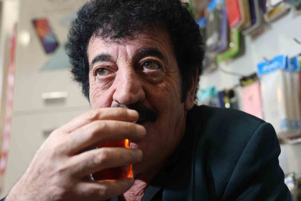 Arabeskin ’Baba’sına benzeyen Elazığlı Baki Çiçek Müslüm Gürses’le hatırasını unutamıyor