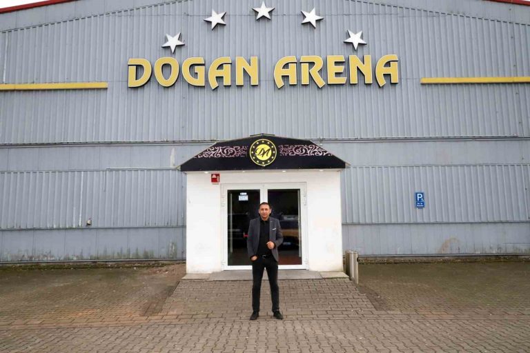 Tuncelili iş insanı, memleketindeki ihtiyaç sahiplerine 1 milyon 300 bin liralık yardımda bulundu