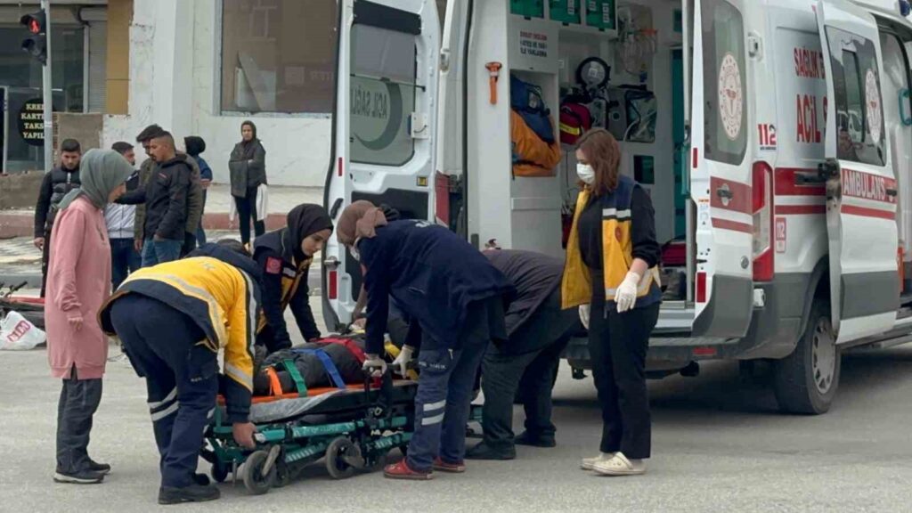 Elazığ’da motosiklet ile otomobil çarpıştı: 1 kişi yaralandı
