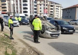 Elazığ’da otomobil ters döndü: 1 kişi yaralandı