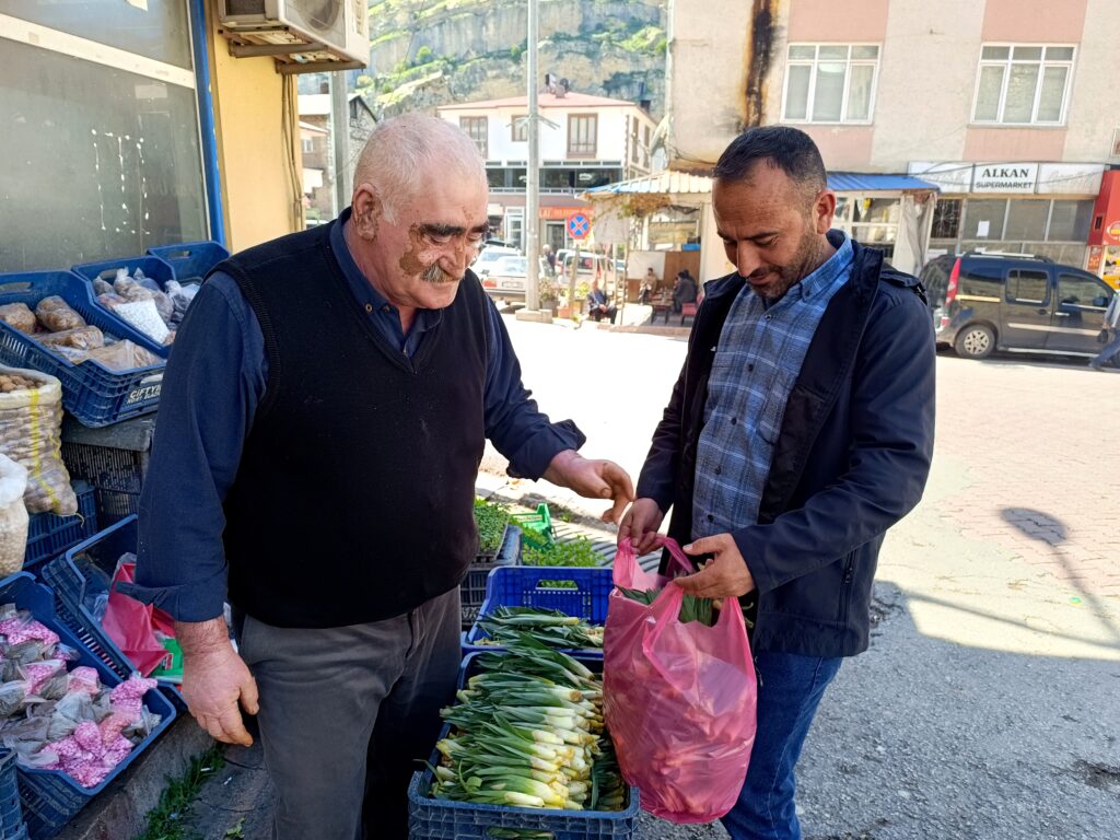 Binbir zahmetle toplanıyor, vatandaşlar yoğun talep gösteriyor