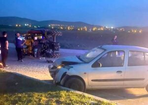 Elazığ Pertek yolunda traktör ve otomobil çarpıştı. Kazada 1 kişi yaralandı