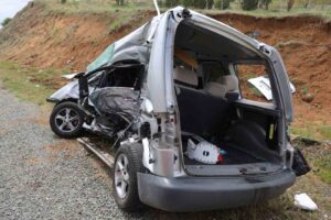 Elazığ’da feci kaza: Ambulans ile hafif ticari araç çarpıştı 2’si polis 6 kişi yaralandı