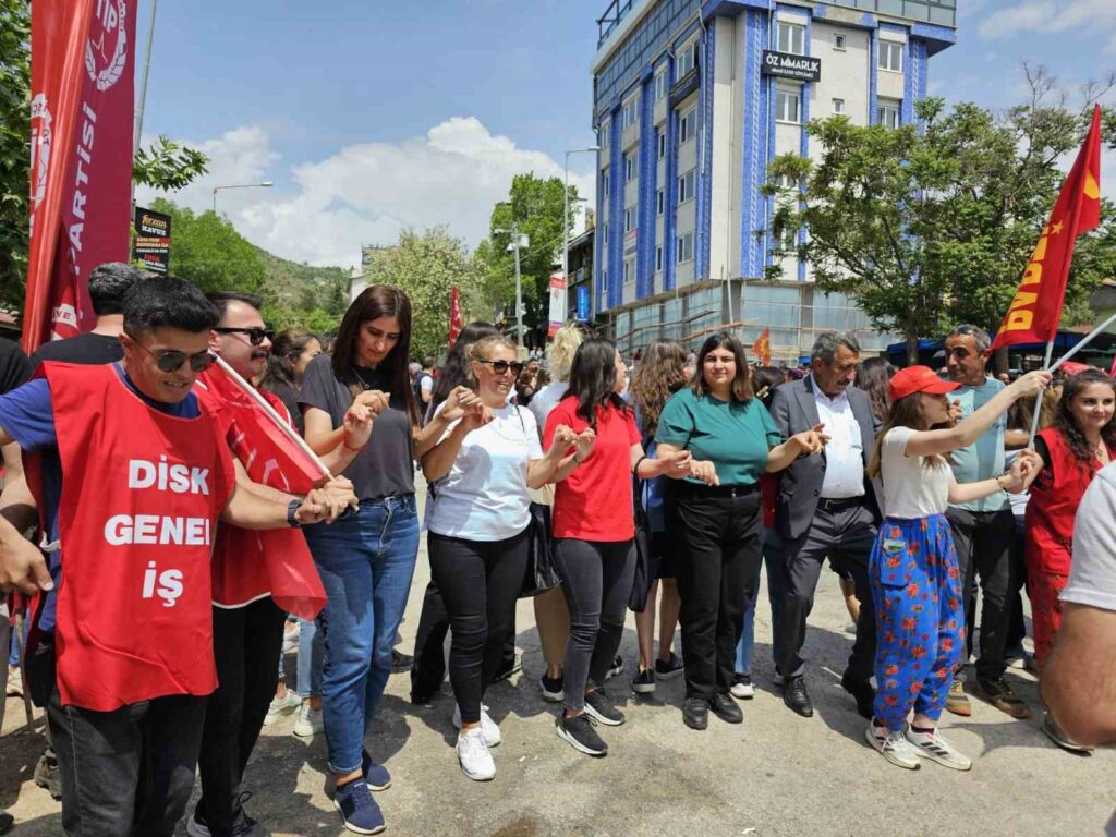 Tunceli’de 1 Mayıs coşkuyla kutlandı