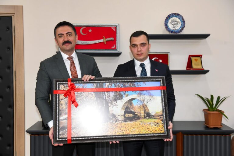 Tunceli Valisi Bülent Tekbıyıkoğlu Çemişgezek ilçesini ziyaret etti