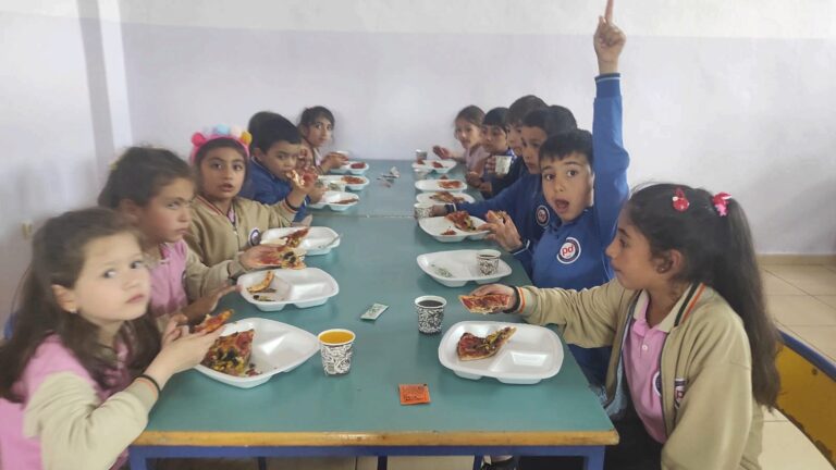Payamdüzü köy okulunda pizza etkinliği