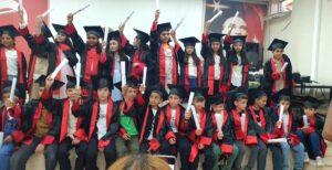 Çemişgezek’te İlkokul öğrencilerinden mezuniyet coşkusu