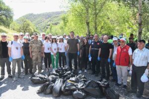 Tunceli’de 7’den 70’e katılımla çevre temizliği