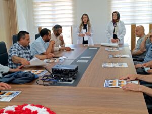 Çemişgezek’te Kapı kapı dolaşan ekipler, vatandaşları kene konusunda bilgilendiriyor