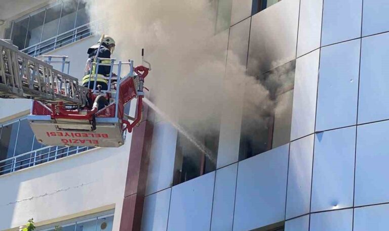 Pansiyonda yangın: Dumandan etkilenen 2 kişi kurtarıldı