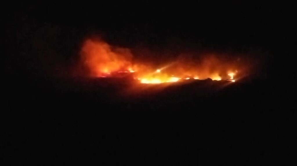 Mazgirt ilçesinde otluk alanda yangın çıktı