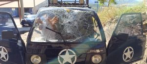 Tunceli’de aracına taş isabet eden vatandaş ölümden döndü