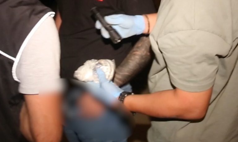 Tunceli’de uyuşturucu hapları iç çamaşırına saklamıştı, narkotik köpeği ’Luna’dan kaçamadı