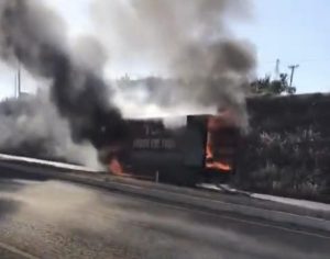 Elazığ’da alev alev yanan kamyon kullanılmaz hale geldi