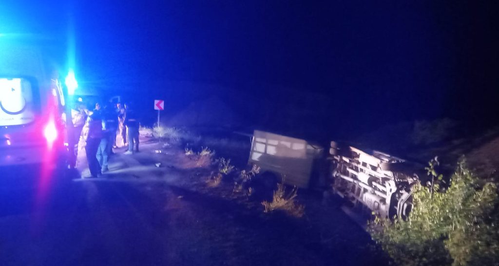 Tunceli’de işçileri taşıyan minibüs devrildi: 12 kişi yaralandı