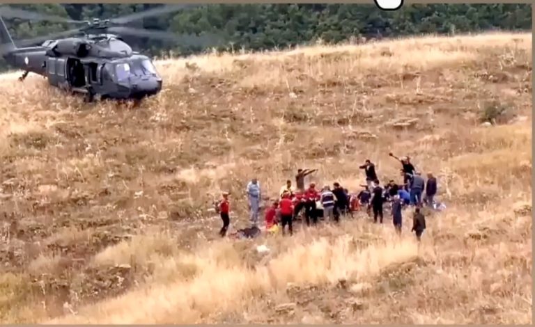 Tunceli’de askeri araç devrildi: 4 Asker Şehit Oldu. 1 Asker yaralandı