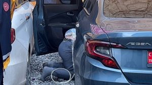 Elazığ’da bir kişi otomobil kapısının önünde ölü bulundu