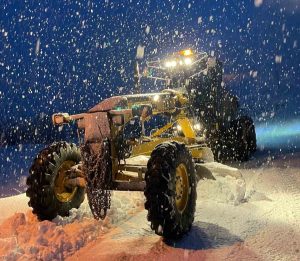 Tunceli’de kardan kapanan 65 köy yolunda çalışmalar sürüyor