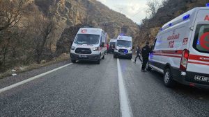 Tunceli’de feci kaza: Otomobil kayaya çarptı 1 kişi öldü, 5 kişi yaralandı