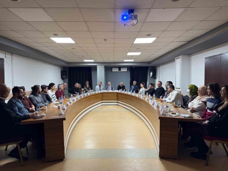 Tunceli’de, hekimlerin katılımıyla tanışma ve bilgilendirme toplantısı