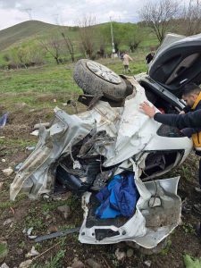 Elazığ’da kontrolünü kaybeden otomobil şarampole yuvarlandı: 5 yaralı