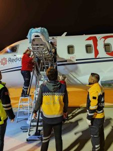 Tunceli’de kalp yetmezliği bulunan hasta, uçak ambulans ile sevk edildi