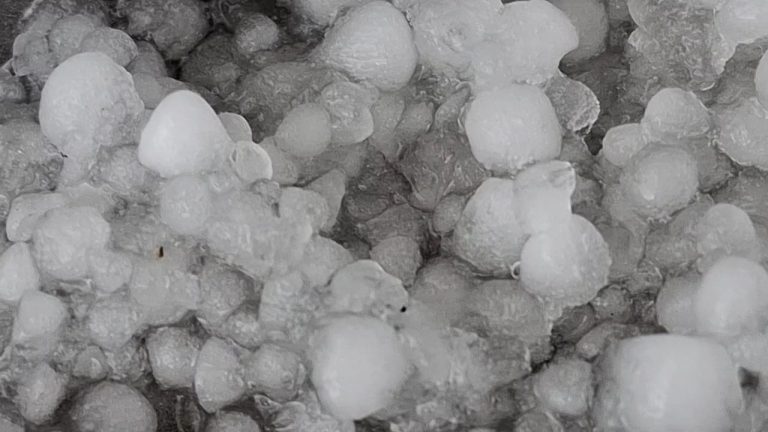 Tunceli’de dolu ve sağanak hayatı olumsuz etkiledi