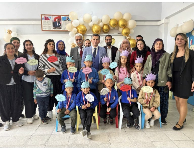 Çemişgezek’te Gülsün Öğretmenin sınıfında bayram oldu