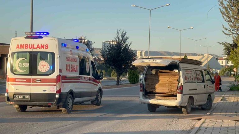 Elazığ’da seyir halindeki panelvandan düşen çocuk ağır yaralandı
