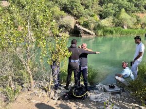 Pülümür çayına giren iki arkadaştan biri boğuldu, diğeri kurtarıldı